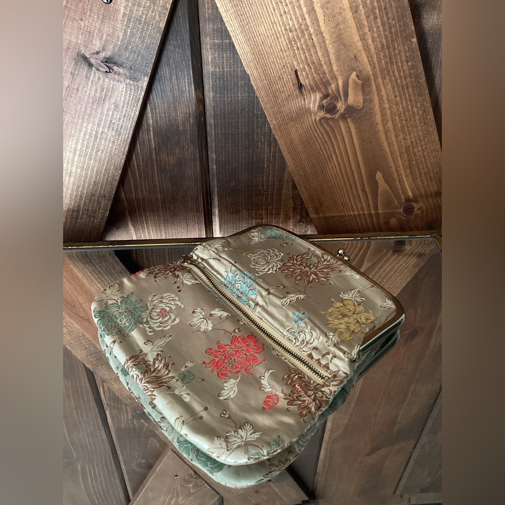 Floral vintage purse with Zipper